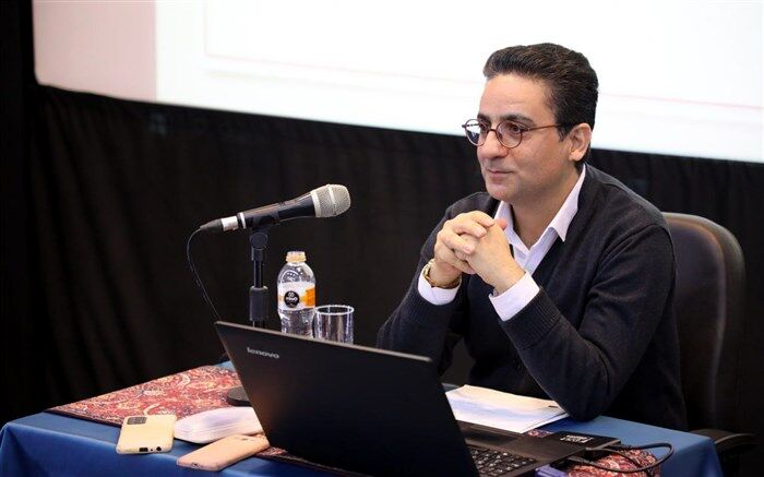 فیلم‌های «داریوش مهرجویی» نمونه‌های خوبی از شخصیت مرشد دارد