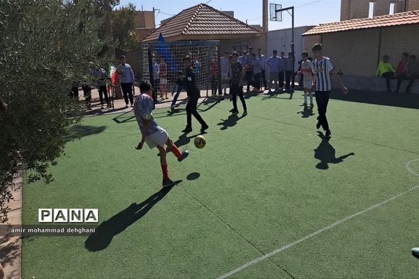 جام فوتبال درون‌مدرسه ای به‌مناسبت هفته بسیج دانش‌آموزی