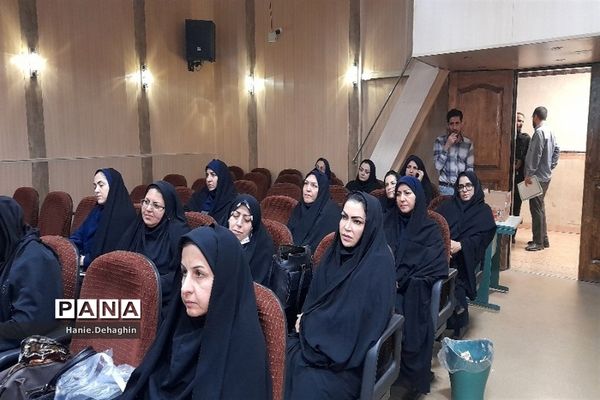 کارگاه آموزشی اتوماسیون اداری جدید برای مدیران مدارس پاکدشت