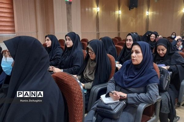 کارگاه آموزشی اتوماسیون اداری جدید برای مدیران مدارس پاکدشت