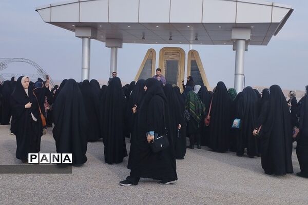 بازدید دانش‌آموزان ناحیه دو ری از مناطق جنگی