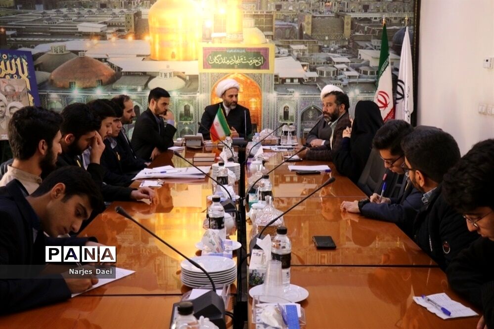 نشست هم‌اندیشی معاون استاندار خراسان‌رضوی با اعضای اتحادیه انجمن‌های اسلامی دانش‌آموزان