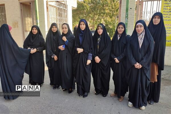 مراسم بدرقه دانش‌آموزان دختر عازم راهیان نور در شهرستان رباط‌کریم