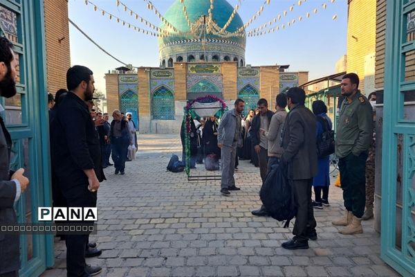 مراسم بدرقه دانش‌آموزان دختر عازم راهیان نور در شهرستان رباط‌کریم