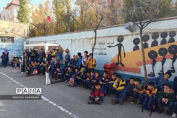 مانورآتش‌نشانی و مقابله با مخاطرات در دبستان فضیلت شهرستان پردیس