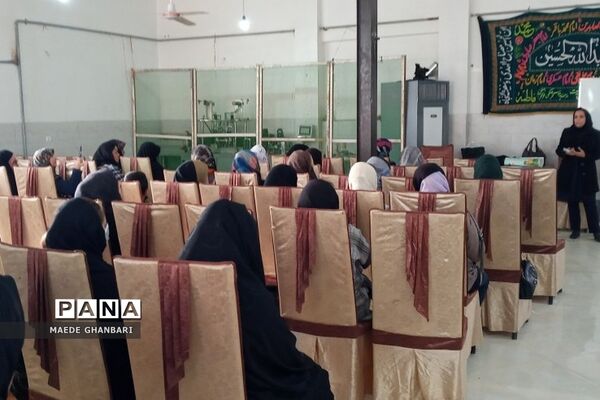 جلسه انجمن اولیا به‌مناسبت هفته دیابت در سالن اجتماعات کرشت شهرستان پردیس‌