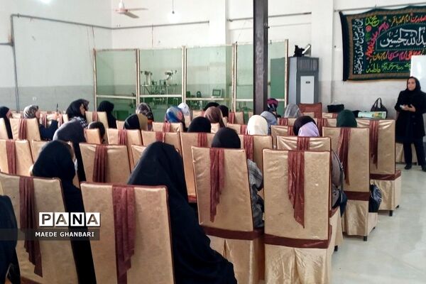 جلسه انجمن اولیا به‌مناسبت هفته دیابت در سالن اجتماعات کرشت شهرستان پردیس‌