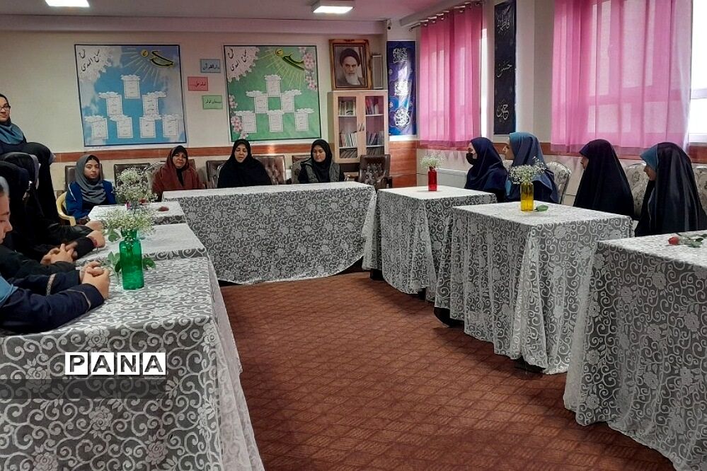 برگزاری جلسات گفتمان دینی و معرفی شهید شاخص در ناحیه دو ری