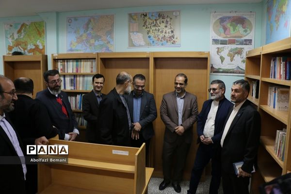 مراسم صبحگاه یار مهربان و نواخته شدن زنگ هفته کتاب در قم