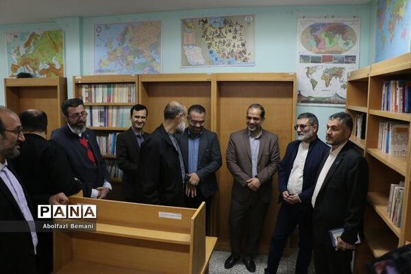 مراسم صبحگاه یار مهربان و نواخته شدن زنگ هفته کتاب در قم