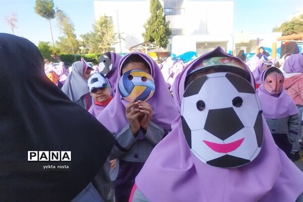 صبحگاه با نشاط دانش‌آموزان آموزشگاه حاج رحیم خالصی