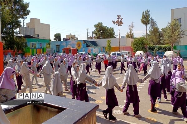 صبحگاه با نشاط دانش‌آموزان آموزشگاه حاج رحیم خالصی