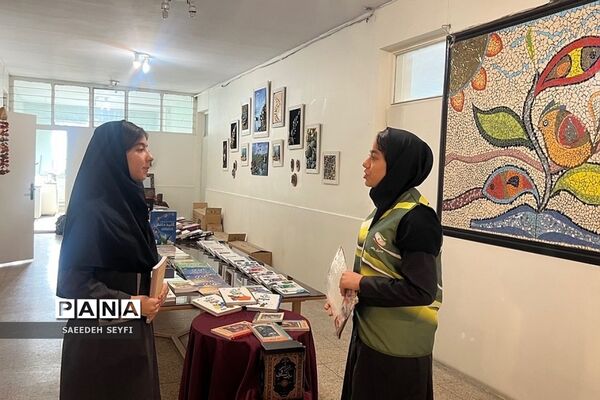 بازدید دانش‌آموزان مدارس کهریزک از نمایشگاه کتاب پژوهش‌سرای دانش‌آموزی کاوش
