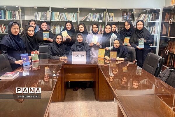 کافه، با طعم کتاب در پژوهش‌سرای دانش‌آموزی کاوش کهریزک