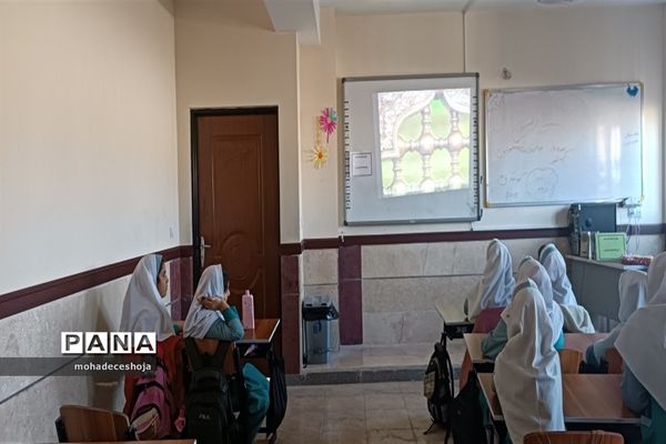 آیین چهارشنبه‌های امام رضایی در دبستان صدیقه‌کبری شهرستان فیروزکوه