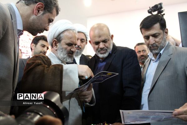 افتتاح نمایشگاه «روایت پیشرفت» با حضور وزیر کشور در قم