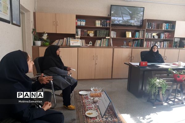 اولین جلسه شورای دانش‌آموزی دبیرستان شاهد شهید حمامی