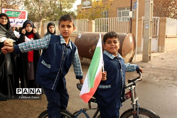 راهپیمایی محکومیت جنایات رژیم کودک کش اسرائیل در شهرستان بام و صفی آباد