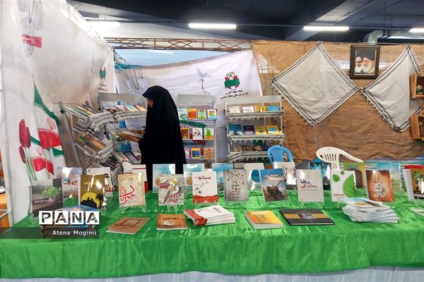 بازدید دانش‌آموزان دبیرستان15خرداد از نمایشگاه کتاب شهرستان  بجنورد