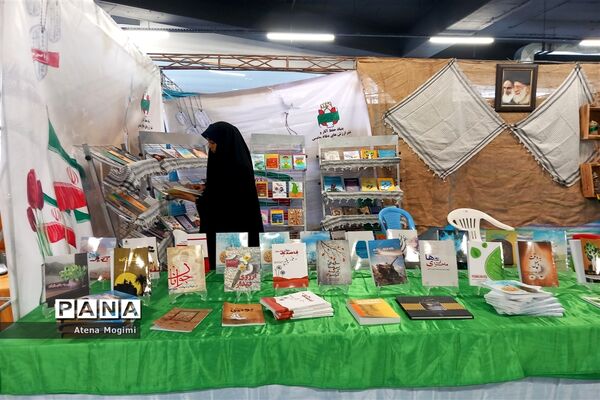 بازدید دانش‌آموزان دبیرستان15خرداد از نمایشگاه کتاب شهرستان  بجنورد