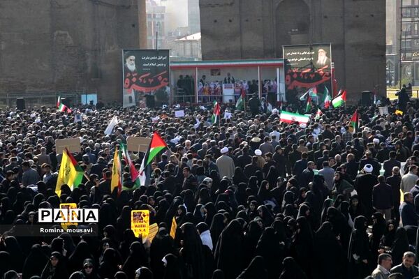 تجمع دانش‌آموزان در حمایت از کودکان غزه در تبریز