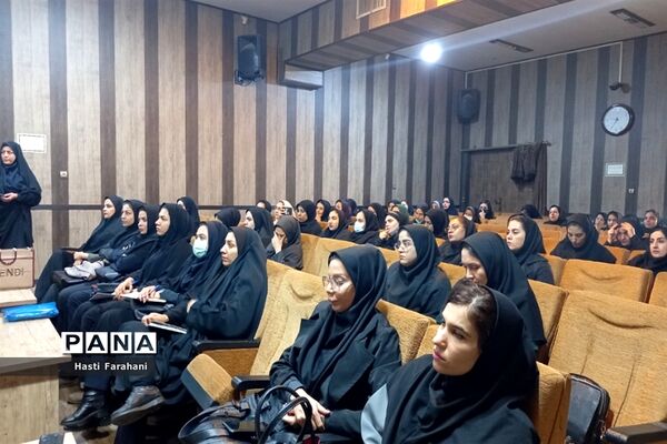 اولین کارگاه توانمند‌سازی مربیان مراکز پیش‌دبستانی در شهرستان‌قرچک