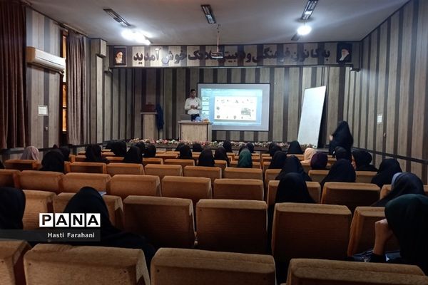 اولین کارگاه توانمند‌سازی مربیان مراکز پیش‌دبستانی در شهرستان‌قرچک