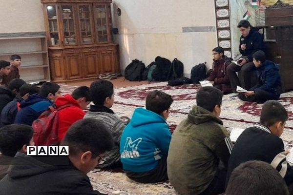 برگزاری مراسم زیارت عاشورا در دبیرستان علامه طباطبایی ناحیه 2 ری