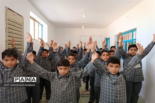 اجتماع فتح خون با حضور دانش‌آموزان اشکذری