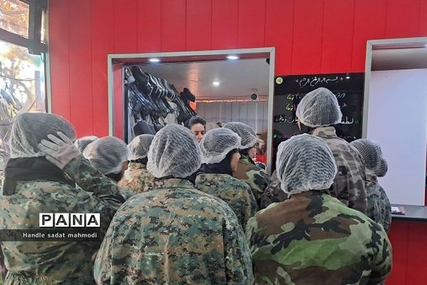 اردوی دانش‌آموزان مدرسه نوین آفرین رودهن در مجموعه پینت ‌بال ورزشگاه آزادی تهران