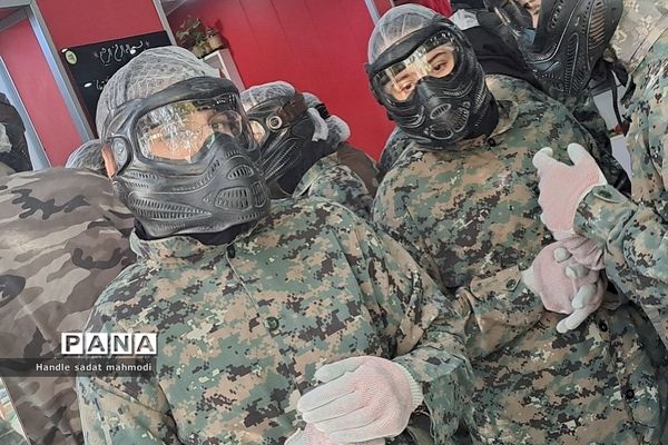 اردوی دانش‌آموزان مدرسه نوین آفرین رودهن در مجموعه پینت ‌بال ورزشگاه آزادی تهران