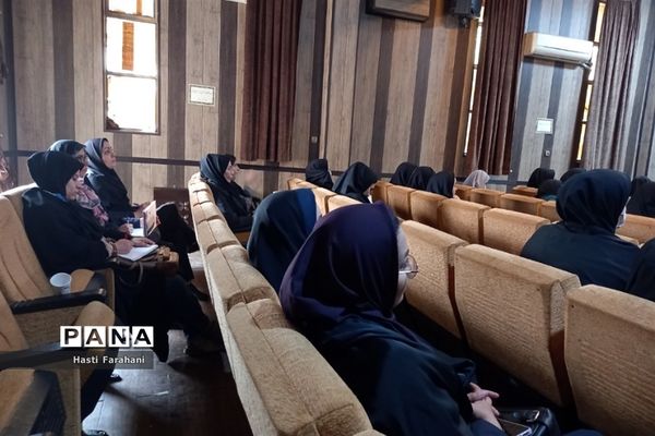 برگزاری کارگاه مدیریت کلاس و سنجش بینایی در شهرستان‌ قرچک