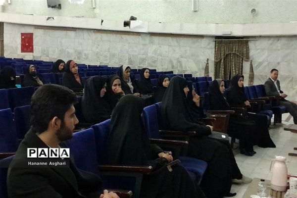 افتتاحیه جشنواره کتابخوانی مروا با حضور معلمین دوره دوم ابتدایی ناحیه یک