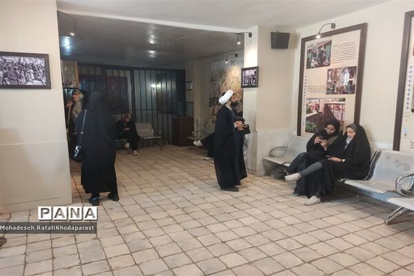 بازدید دانشجویان دانشگاه میبد از نمایشگاه مفهومی زیارت و نمایشگاه گوهرشاد در بوستان وحدت مشهد