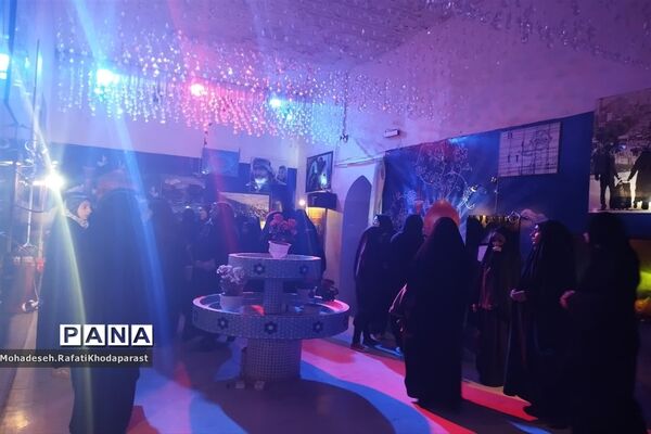 بازدید دانشجویان دانشگاه میبد از نمایشگاه مفهومی زیارت و نمایشگاه گوهرشاد در بوستان وحدت مشهد