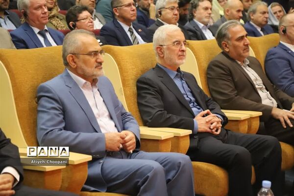 افتتاح نخستین نمایشگاه «یاریگران زندگی»