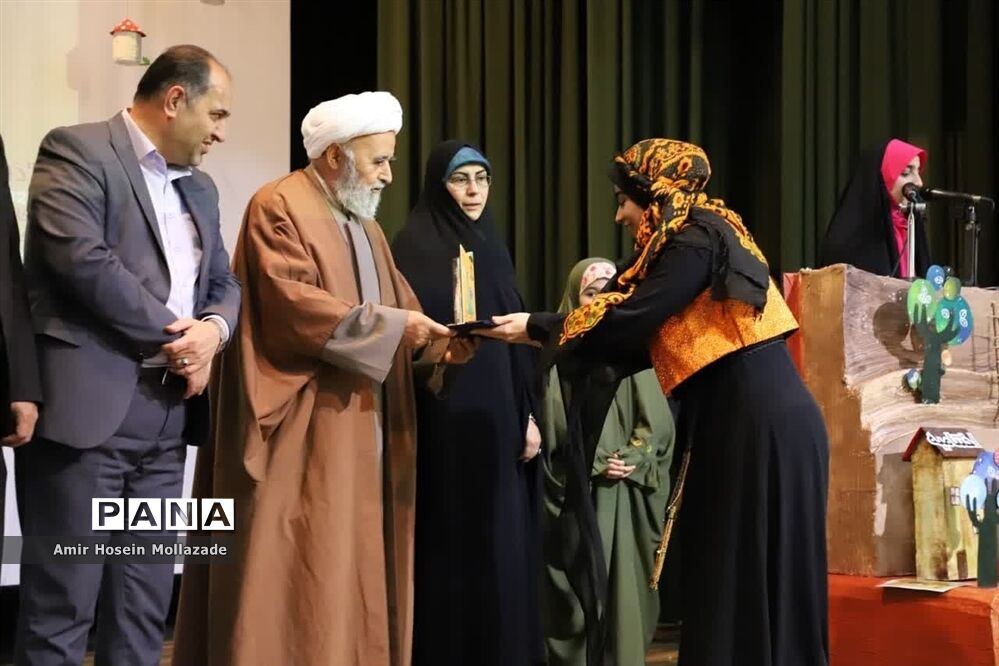 آیین اختتامیه مرحله استانی 25 دوره جشنواره بین‌المللی قصه‌گویی