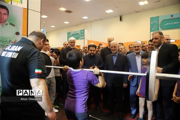 بازدید معاون پارلمانی رئیس جمهوری از نمایشگاه یاریگران زندگی