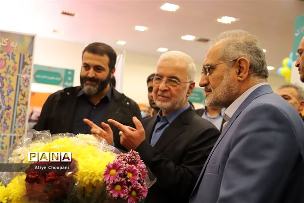 بازدید معاون پارلمانی رئیس جمهوری از نمایشگاه یاریگران زندگی
