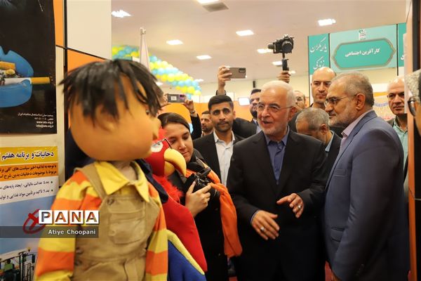 بازدید معاون پارلمانی رئیس جمهوری از نمایشگاه یاریگران زندگی