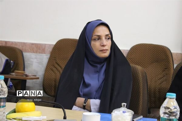 نشست هم‌اندیشی مدیران دوره دوم متوسطه ناحیه یک بهارستان