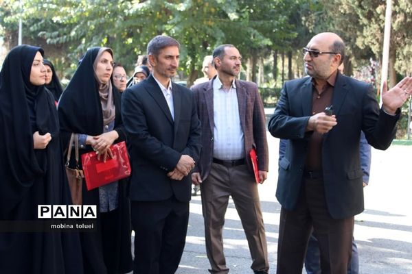 بازدید مدیران ناحیه یک بهارستان از دبیرستان ماندگار البرز