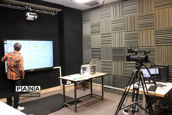 بازدید مدیران ناحیه یک بهارستان از دبیرستان ماندگار البرز