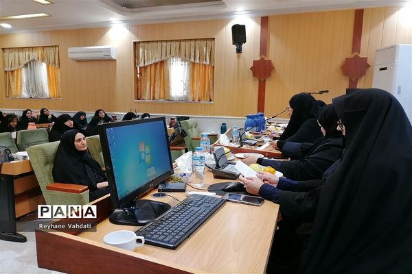برگزاری دومین نشست تخصصی مشترک دبیران عفاف و حجاب و مشاوران امور بانوان استان