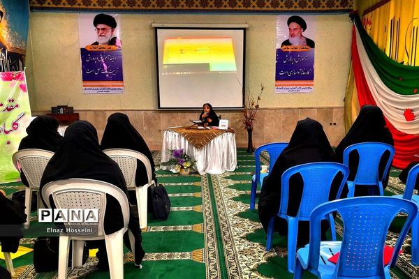 اولین جلسه هم‌اندیشی معاونان آموزشی متوسطه اول ناحیه یک