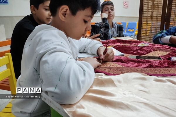 کافه‌ای به رنگ کتاب در شهرستان‌ شهریار