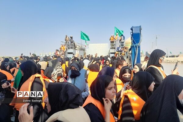 بازدید دانش‌‌آموزان دختر ناحیه‌یک شهرری از مناطق عملیاتی جنوب در اردوی معنوی راهیان نور