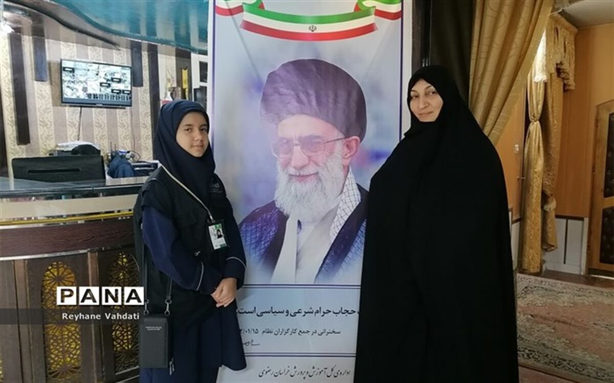 تقویت سواد رسانه و صیانت در فضای مجازی در راستای تحقق تربیت تمام ساحتی دانش‌آموزان است