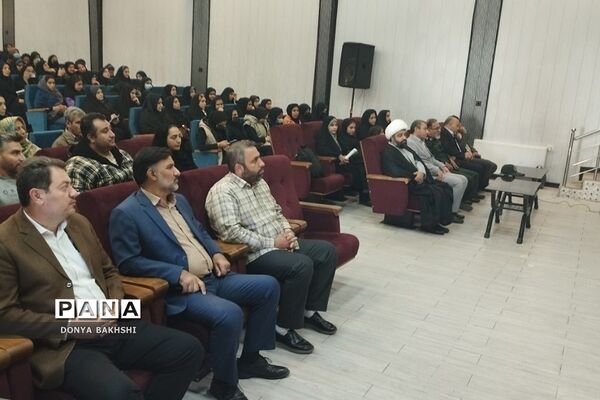 اعزام دانش‌آموزان دختر کهریزک به اردوی راهیان نور