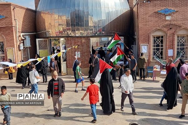 اقامه نماز جمعه در مصلای شهرستان پردیس